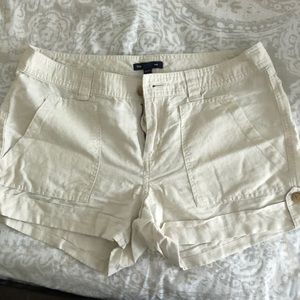 Gap linen khaki shorts size 4